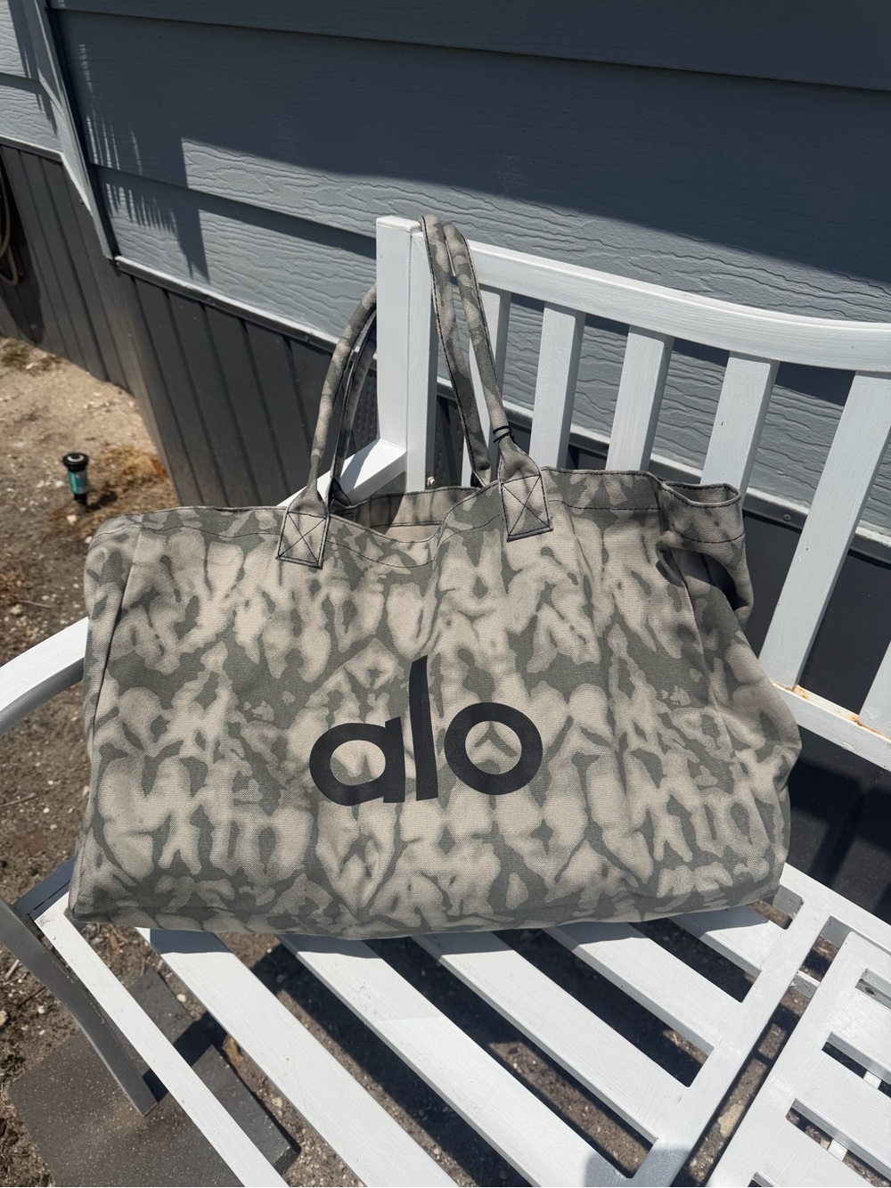 ALO Yoga Grey Tie-Dye Tote Bag - Picture 7 of 16